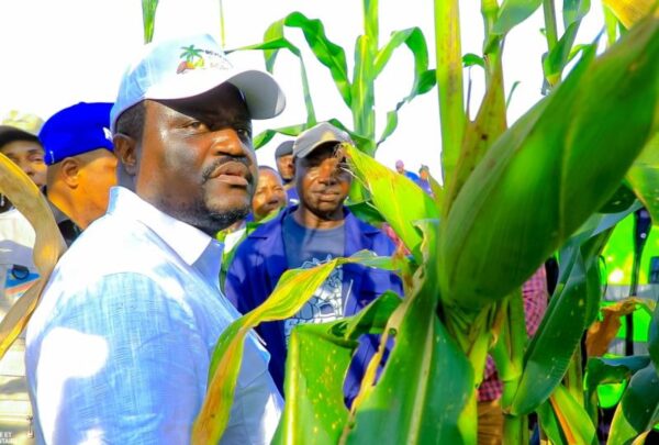 Muhindo Nzangi en tournée au Kongo Central
