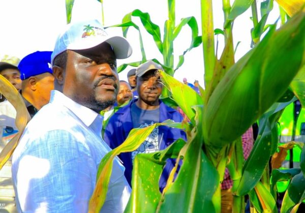 Muhindo Nzangi en tournée au Kongo Central