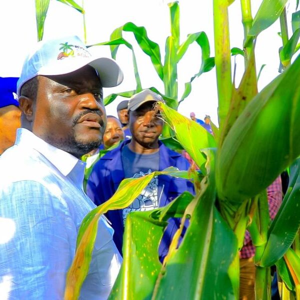Muhindo Nzangi en tournée au Kongo Central